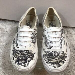 Vans custom black rose design sneakers 7.5
